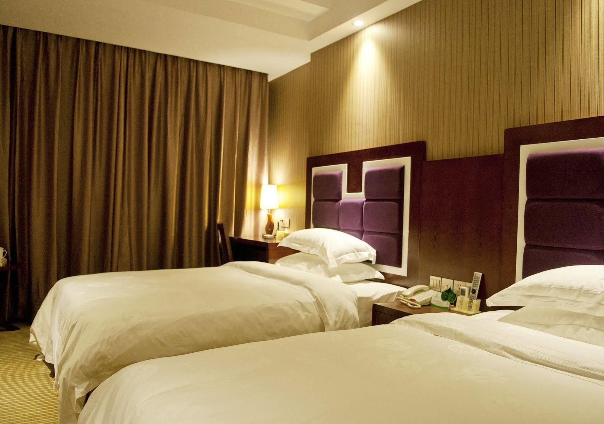 Yuwei Business Hotel Гуейлин Екстериор снимка