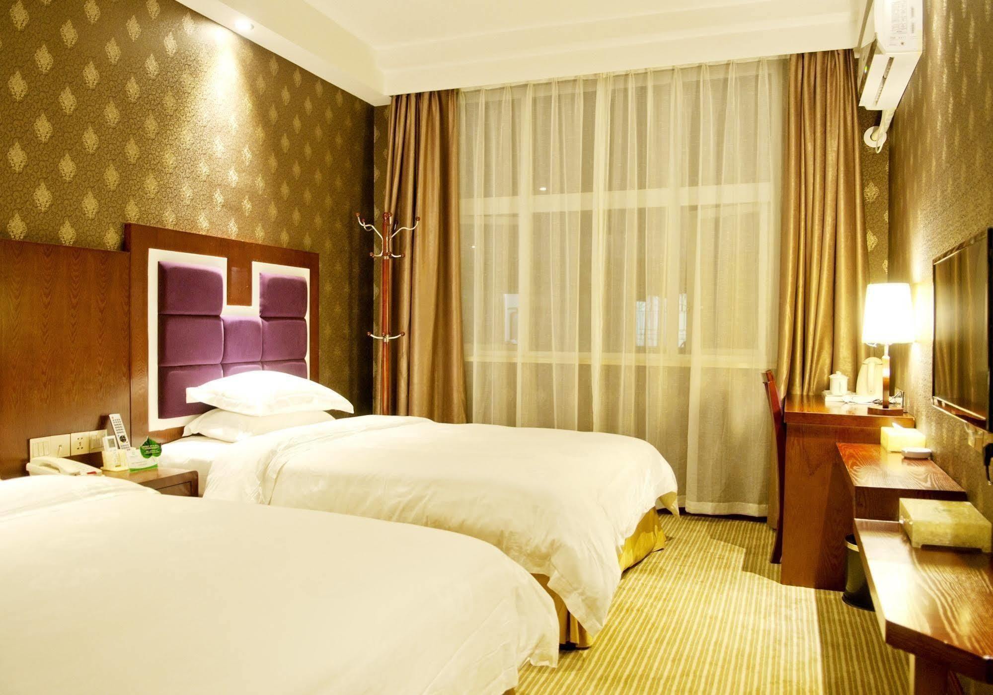 Yuwei Business Hotel Гуейлин Екстериор снимка
