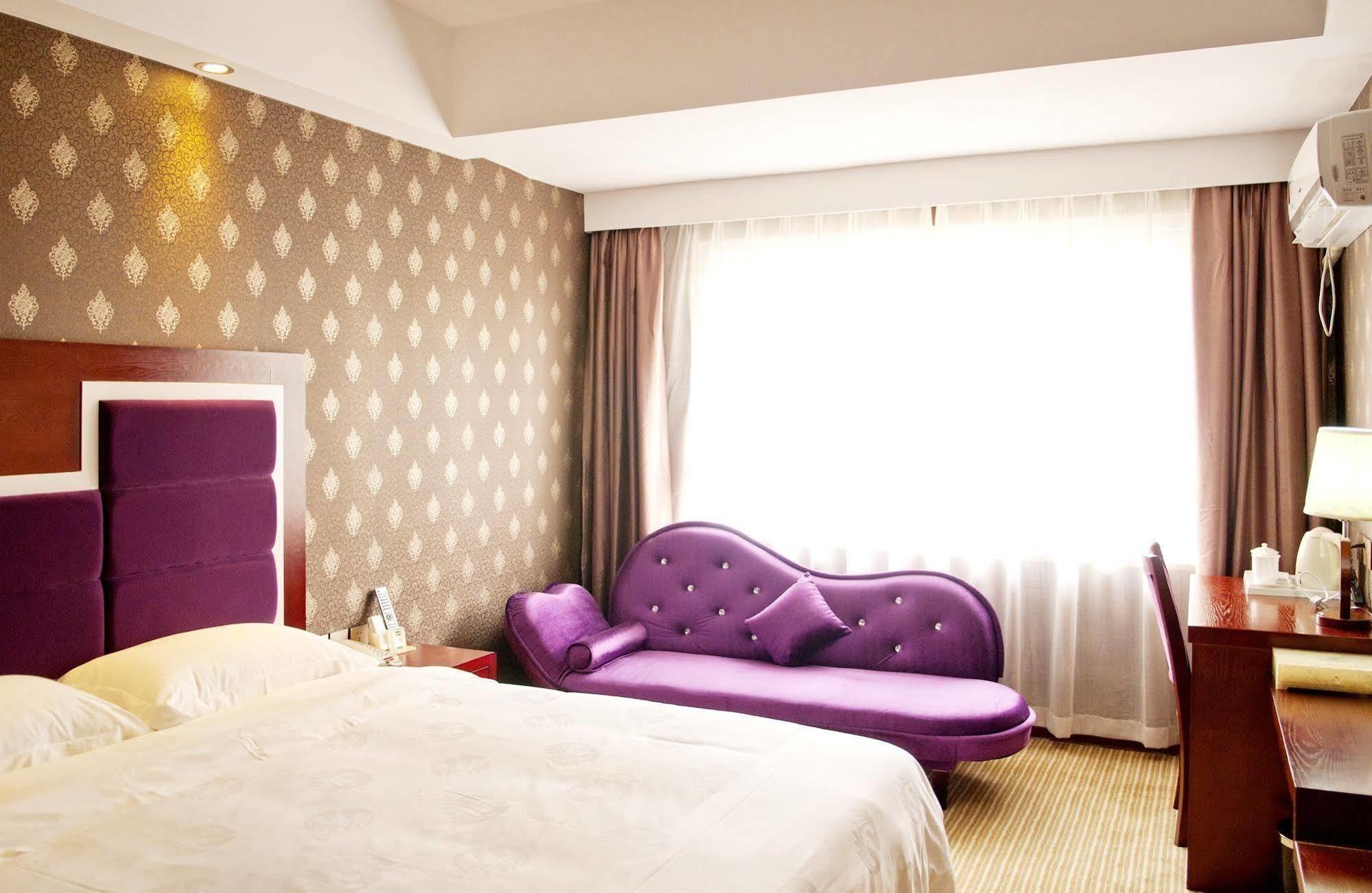 Yuwei Business Hotel Гуейлин Екстериор снимка